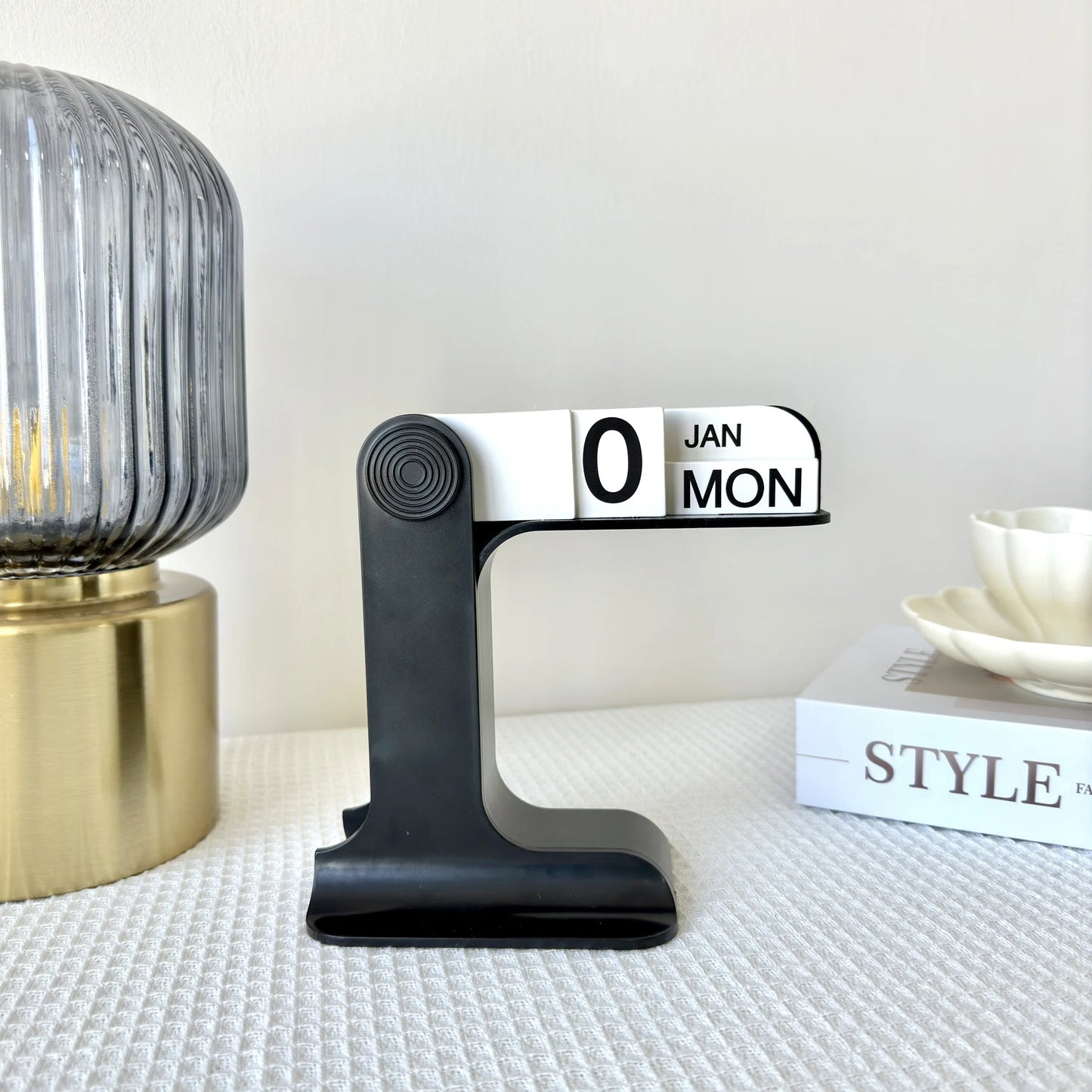 1Pc Modern Minimalist Style Plastic Creative Perpetual Calendar, Desk Calendar, Office Desktop Decoration, New Home Decoration