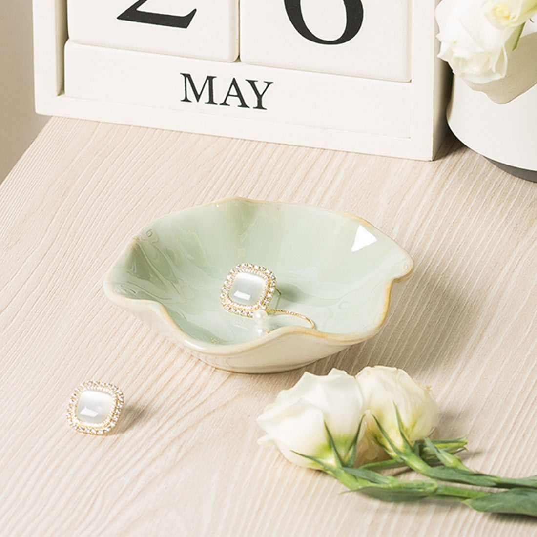 Lotus Ceramic Jewelry Tray